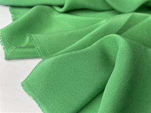 Creppet silke - klar lysegrøn og let